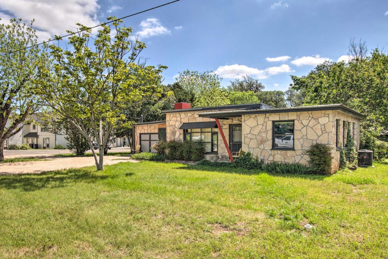 Retro Updated Blanco Abode - Steps To Main Street! Villa Exterior photo